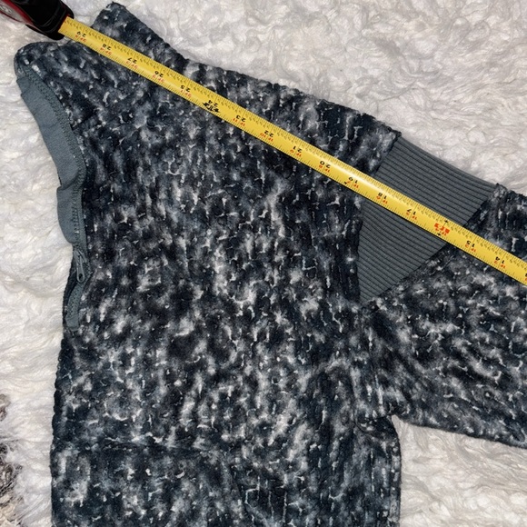 JoyLab Sherpa 1/2 Zip Sherpa Pullover Cropped Long Sleeve, Size XS - Picture 10 of 15